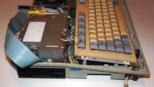 Модифицированный компьютер Электроника МС1502 вид сбоку/изнутри