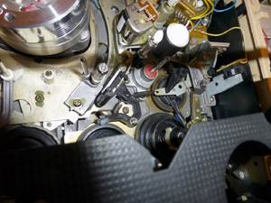 Видеомагнитофон Электроника ВМ-12 вид на лентопротяжный механизм сверху 1