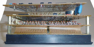 Плата номер 4 из Индикатора Электроника МС6205 - самая нижняя - тоже с микросхемами, но с намртво припаянным шлейфом.